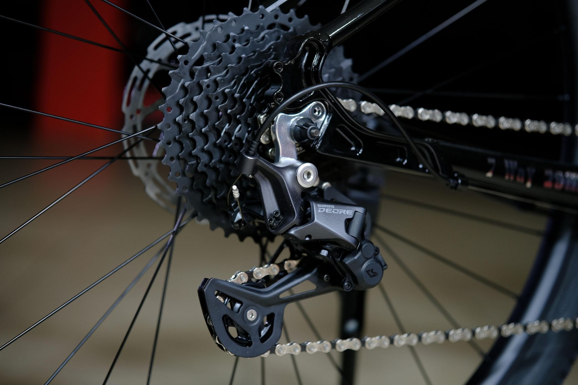 Задний переключатель Shimano Deore
 HOKE 7 Way 29 HD матовый чёрный 19