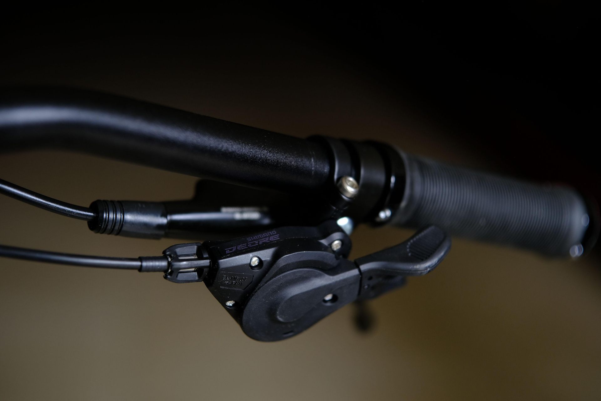 Манетка Shimano Deore M6100 HOKE 18 Way 29 HD матовый чёрный 19